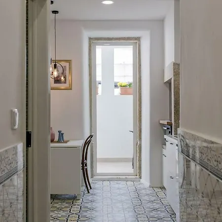 Charming Portuguese House In Graca Lisboa