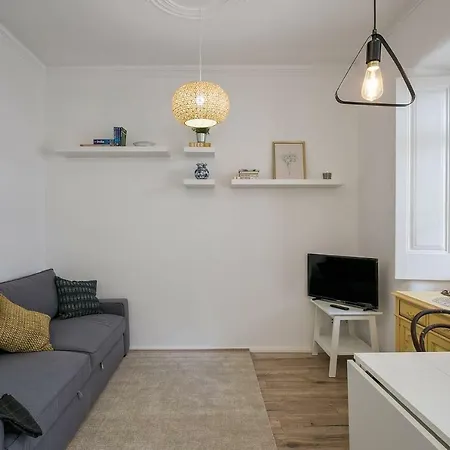 Charming Portuguese House In Graca דירה *